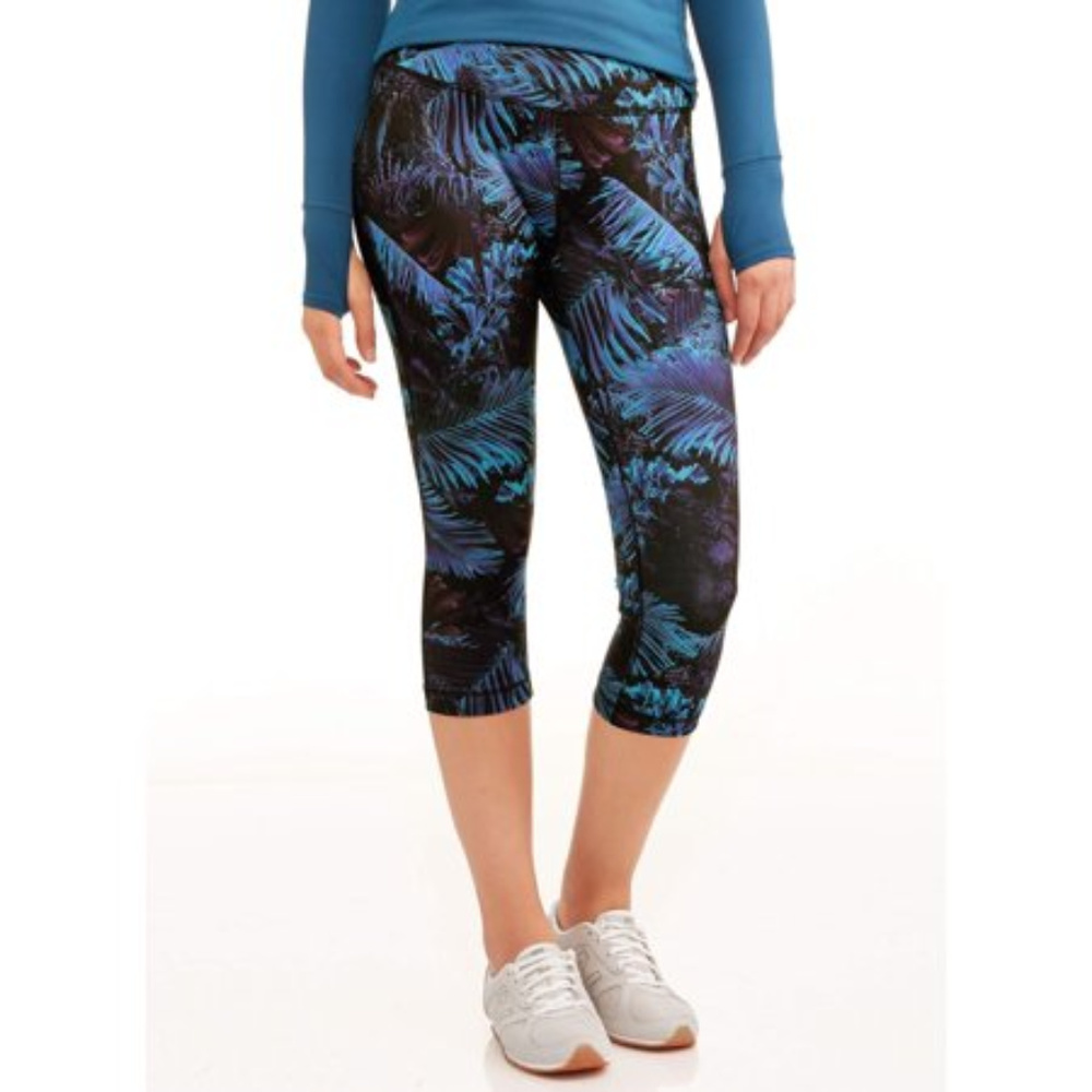 Danskin Now Floral Athletis/Yoga Capris